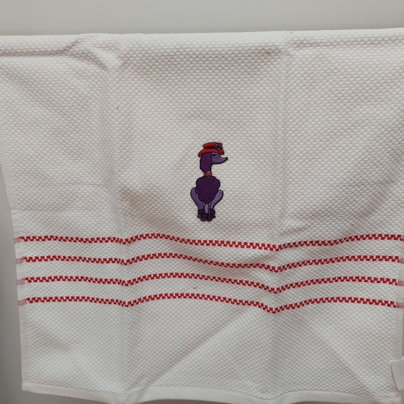 Set of 3 Red Hat Society Towels - Picture 10 of 13